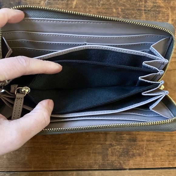 Zac Zac Posen Eartha Checkbook Zip Around Wallet - Taupe with Flowers Zippy - Picture 12 of 12